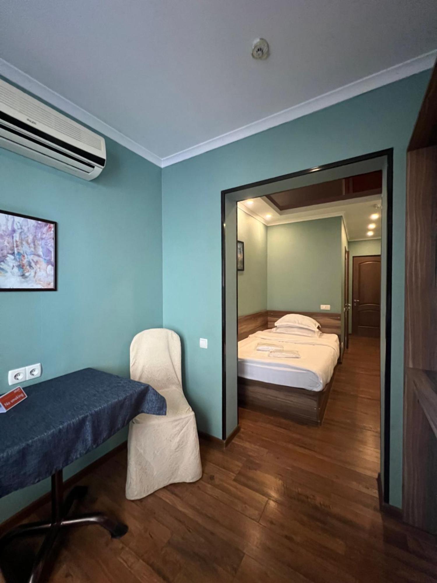Salut Hotel 비슈케크 외부 사진