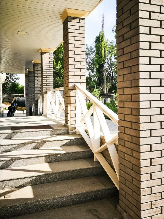 Salut Hotel 비슈케크 외부 사진